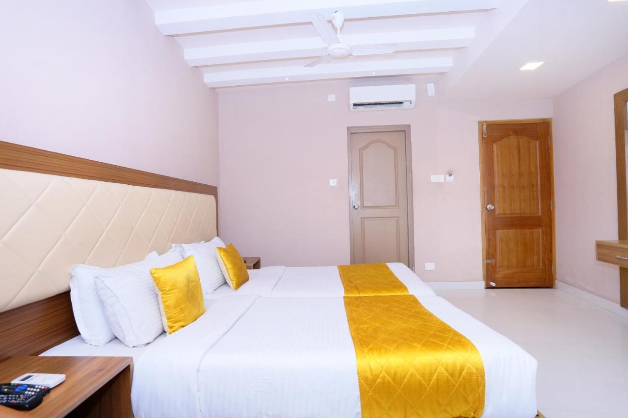 Oyo Flagship 25093 Hotel Thamam Kochi Exterior photo