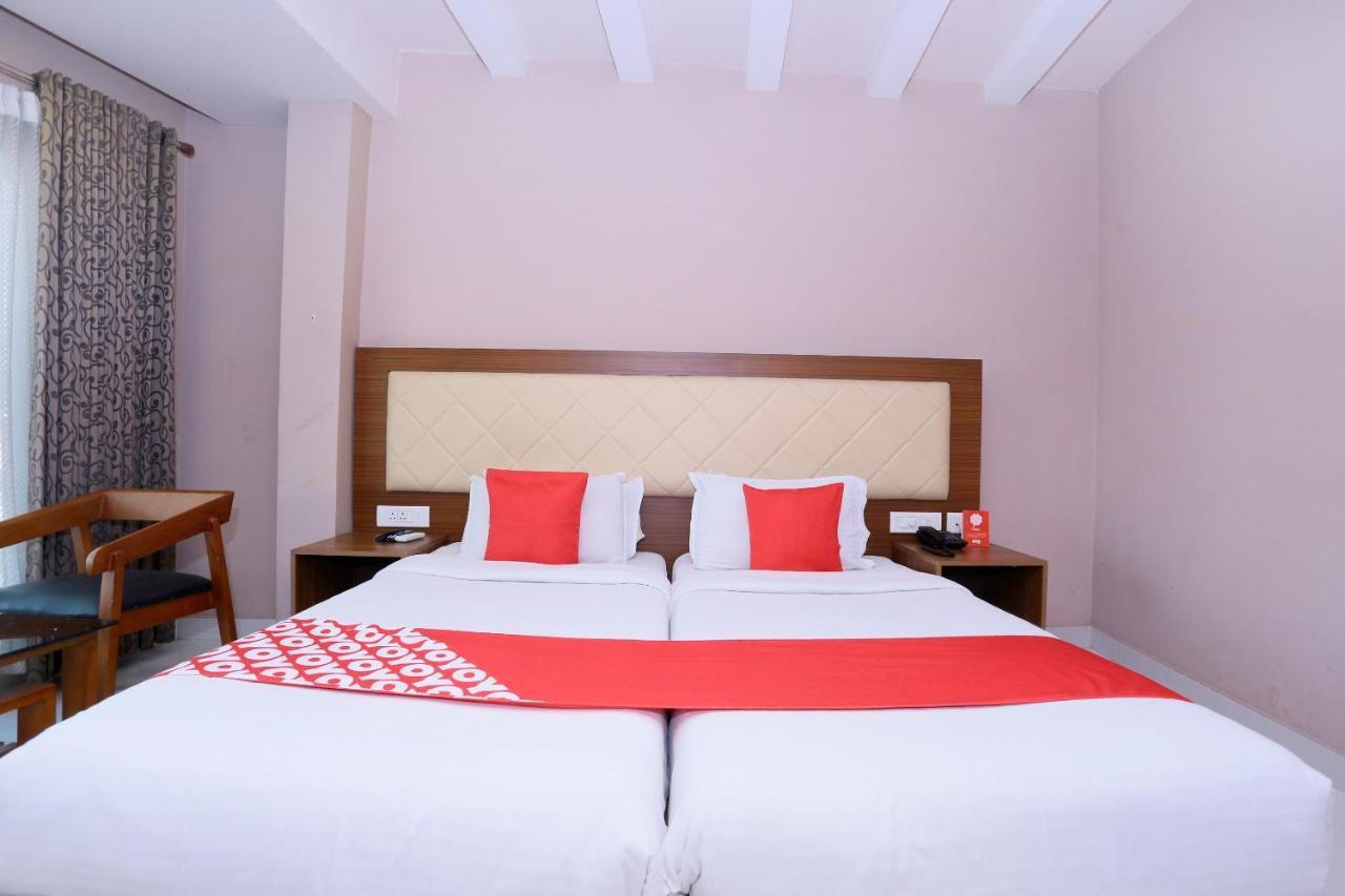 Oyo Flagship 25093 Hotel Thamam Kochi Exterior photo